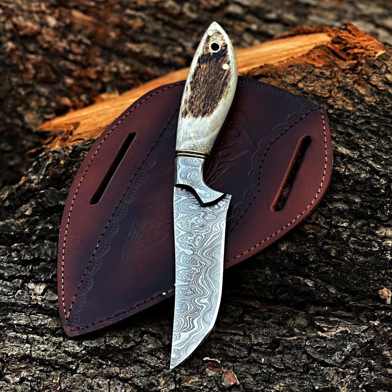 Custom Handmade Hunting Skinner Knife – Damascus Steel Blade with Stag Handle & Leather Sheath | DRSKNIVES HUB
