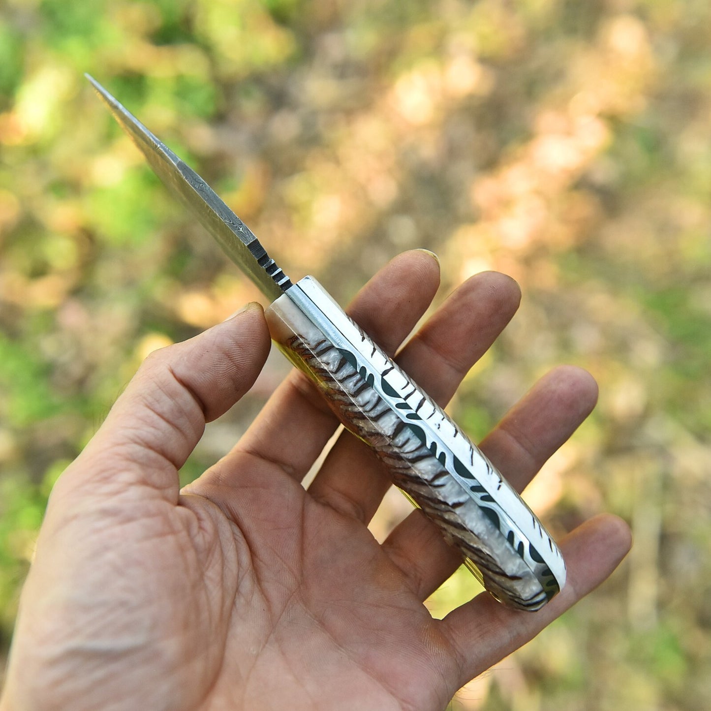 Custom Hand Forged Damascus Steel Fixed Blade Skinner Knife Pine Cone Handle With Leather Sheath Cover