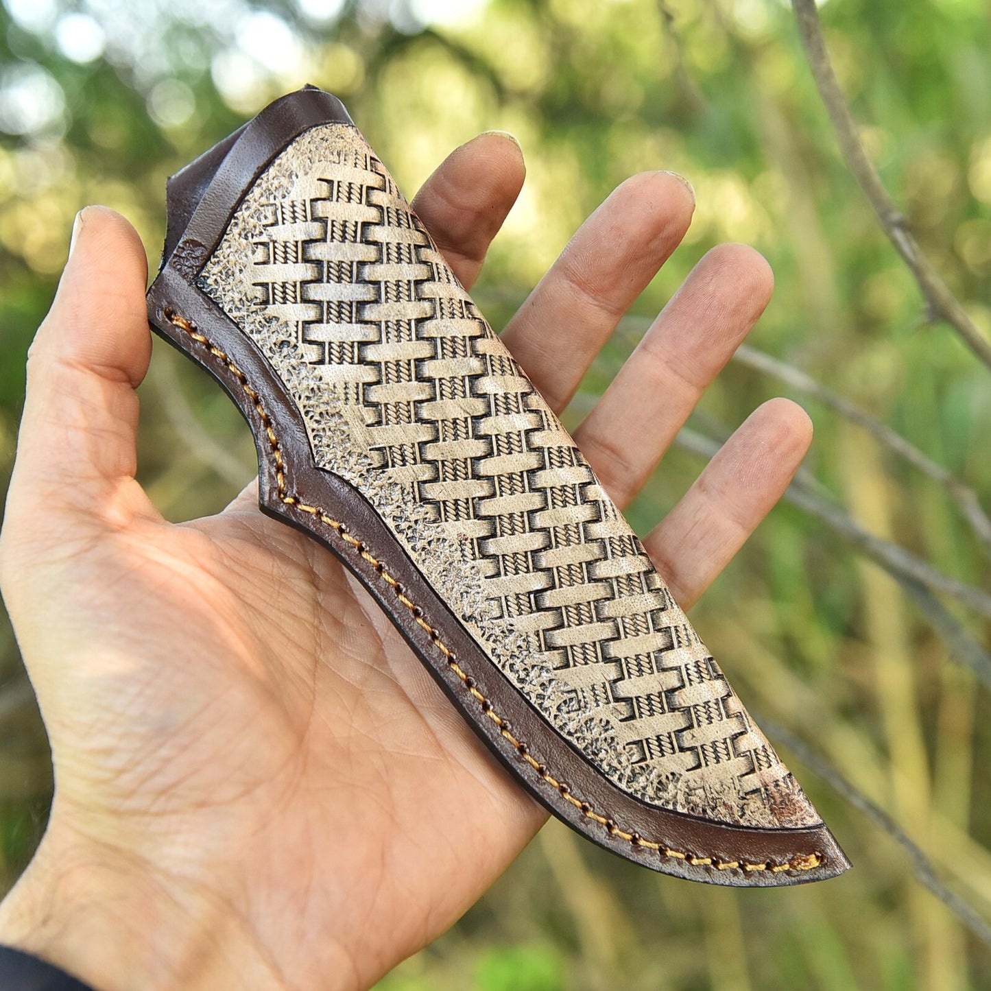 Custom Hand Forged Damascus Steel Fixed Blade Skinner Knife Pine Cone Handle With Leather Sheath Cover